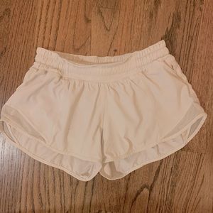 ✨white lululemon hotty hot shorts size 2 with a 2.5 inseam/length!